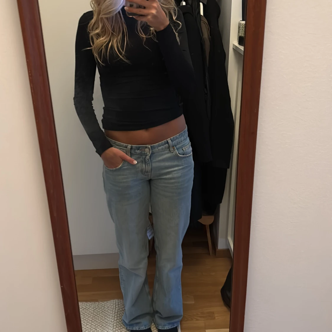 Ljusblå wide leg jeans från Zara