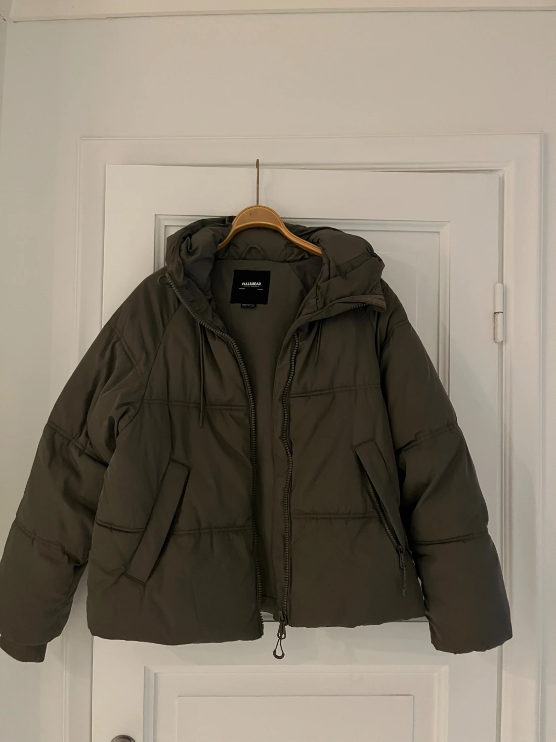 Grön pufferjacka pull&bear - 5