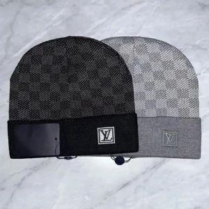 2 mösser svart och grå - Ingen storlek helt nya 