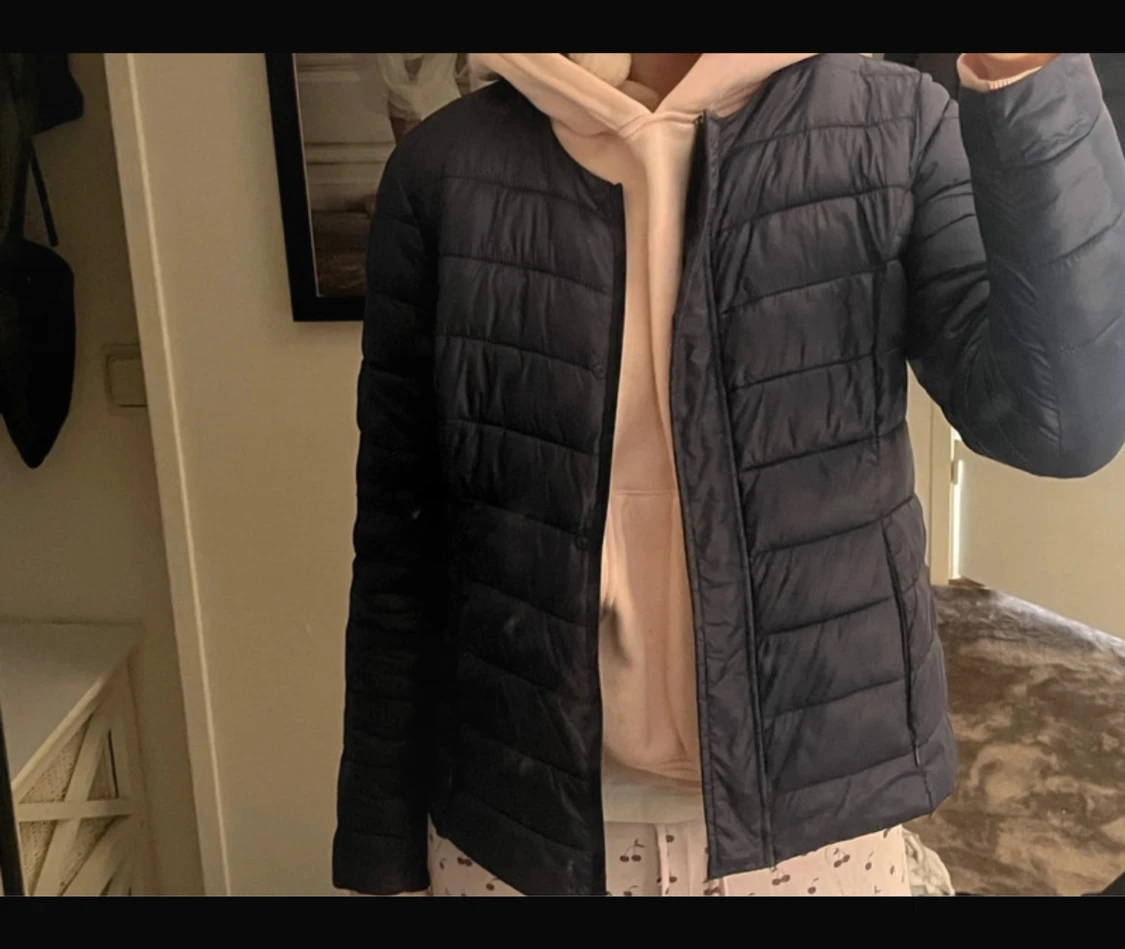 Mörkblå pufferjacka från Vero Moda - 2