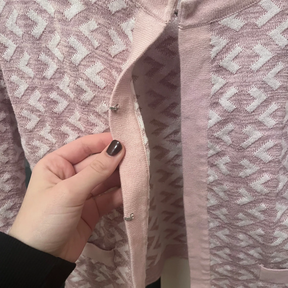 Ljusrosa mönstrad kofta - 2