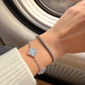 4 clover armband - 18k guldpläterad rostfritt stål , för mer bilder p.m .. tennis armband inte till salu