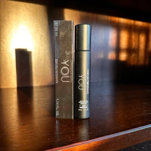 Stronger With You  - Stronger With You från Emporio Armani i smidig 33 ml storlek. Perfekt att ta med i väskan för en snabb uppfräschning när du är på språng. Modern design som passar dig som gillar stilrena detaljer.