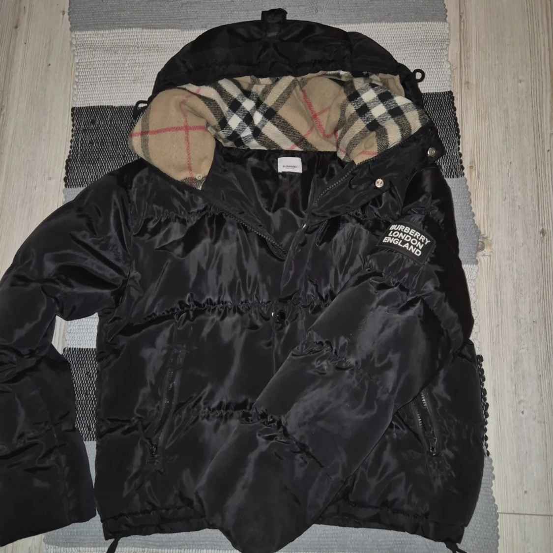 Burberry pufferjacket - 1