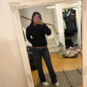 Mörkblå bootcut jeans från Nelly - Extra pris köp snabbt!!