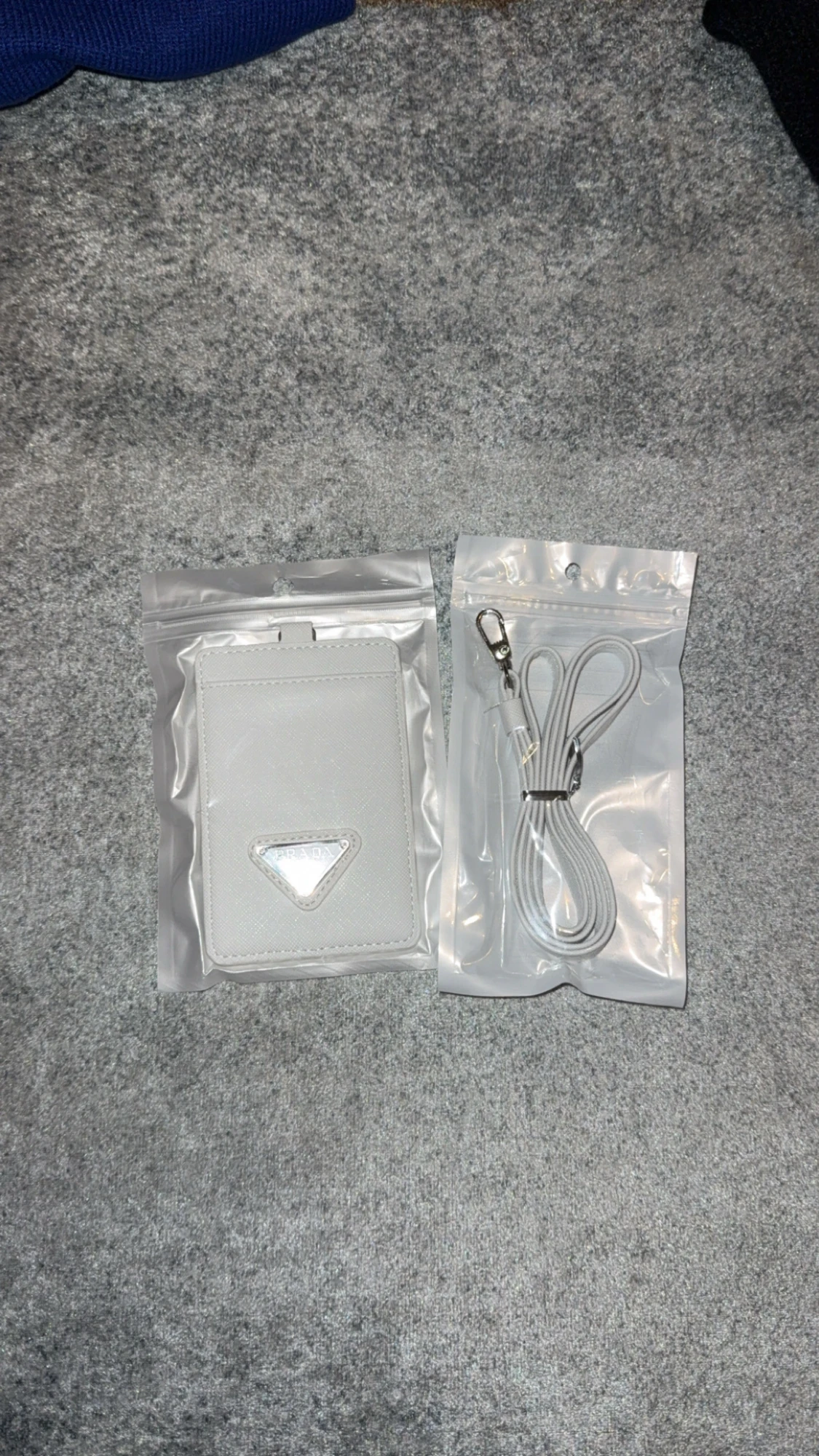 Vit plånbok korthållare runt nacken  - 1