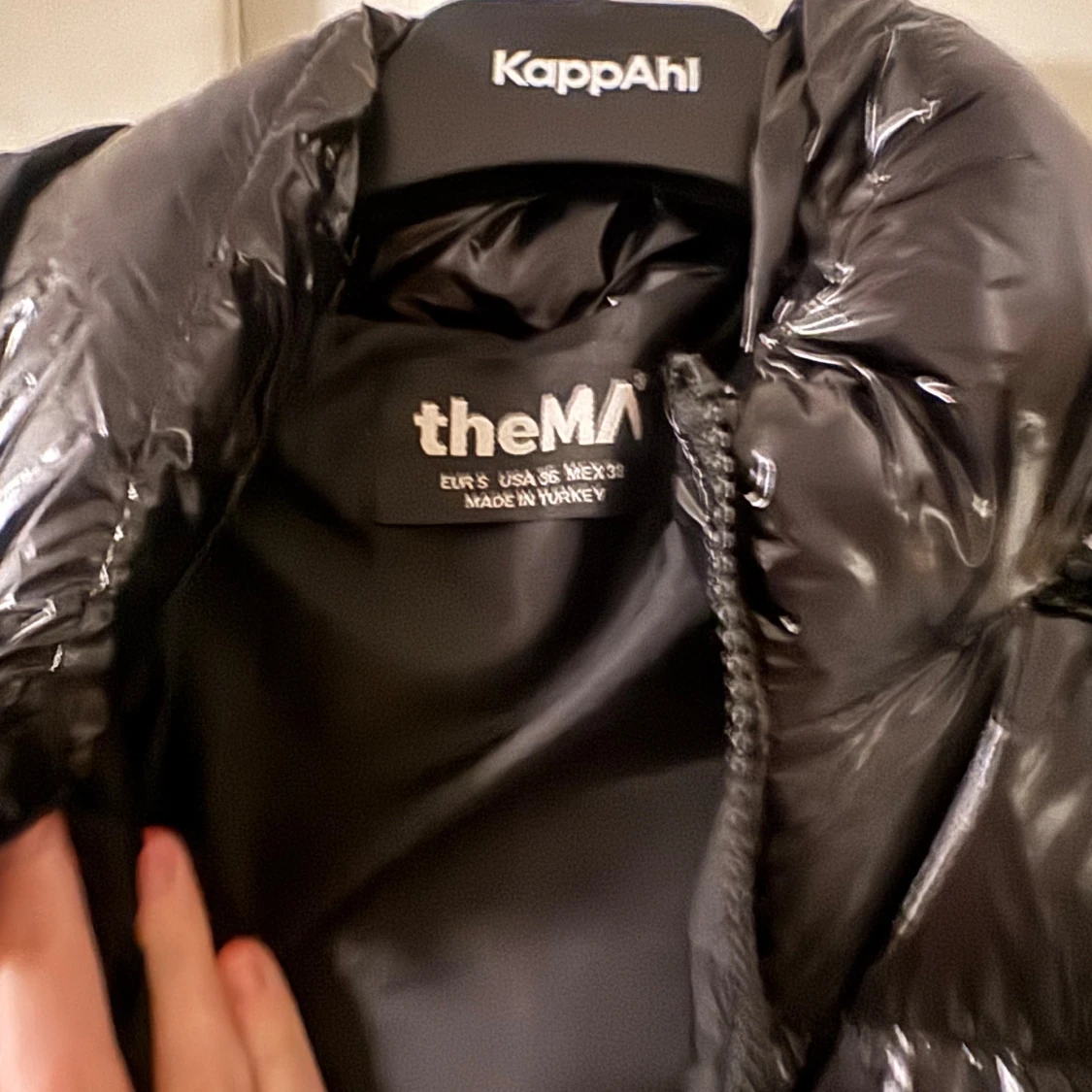 Svart pufferjacka  - 1