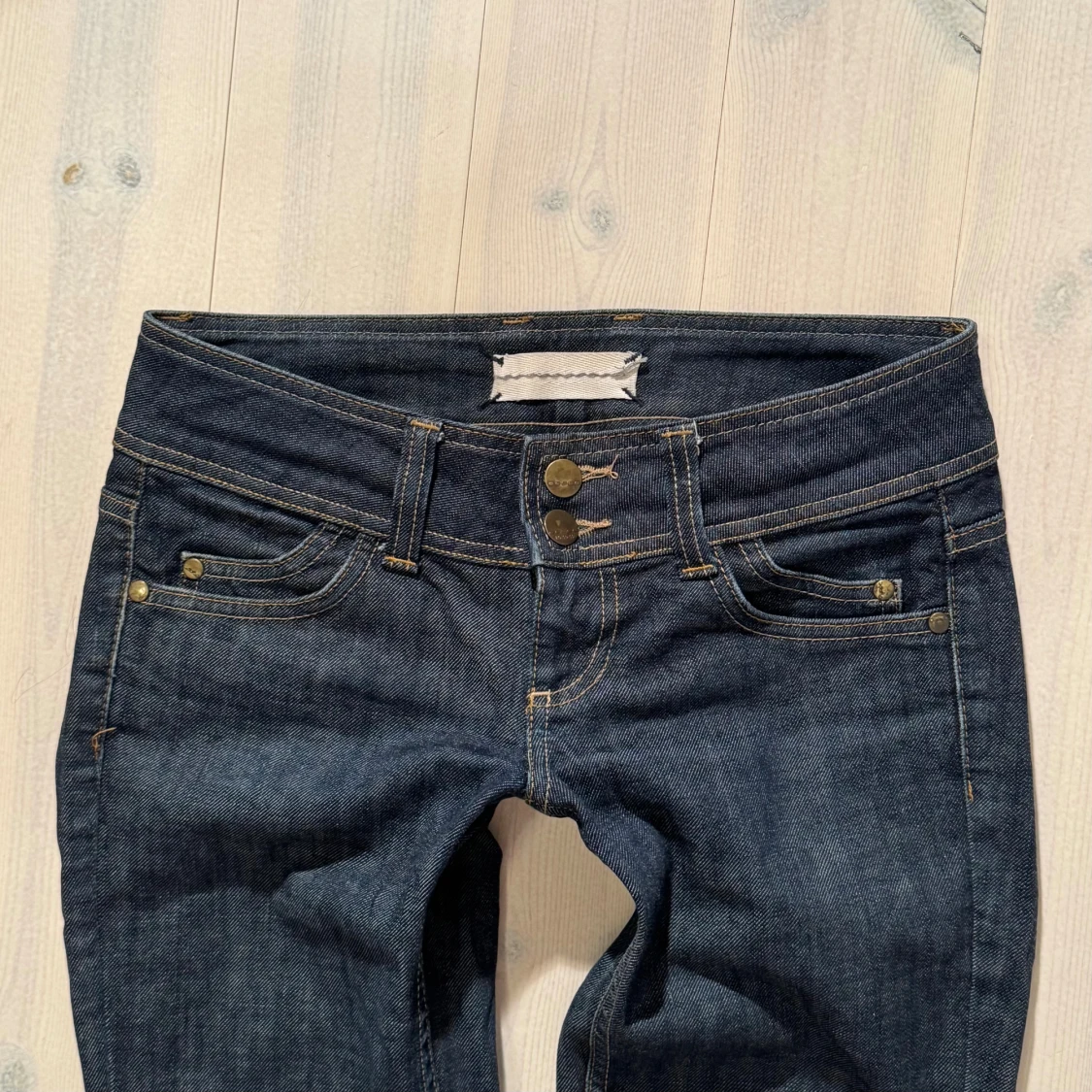 Extra low bootcut jeans  - 4