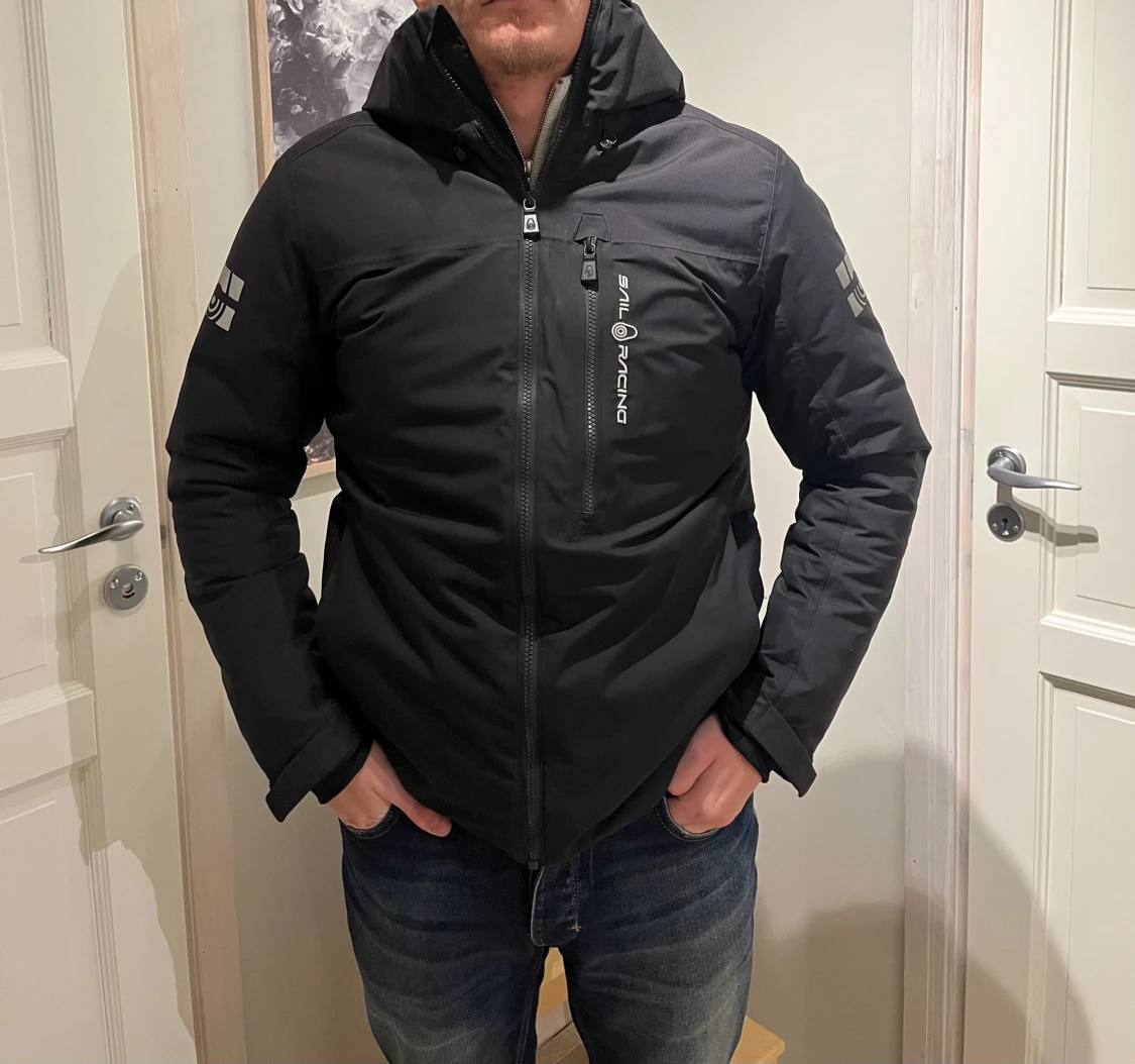 Svart Sail Racing pufferjacka med huva