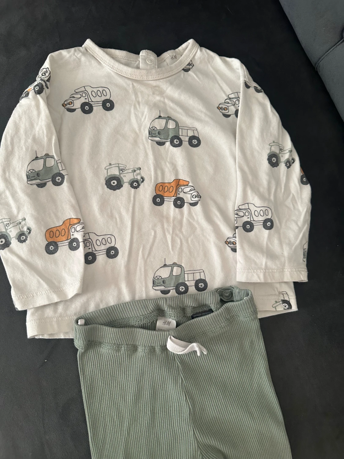 Ribbstickade gröna leggings från H&M - 2