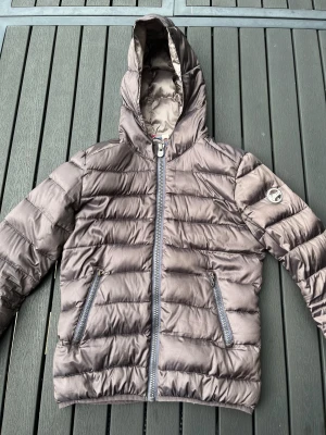 Colmar puffer jacka  - Colmar vinter jacka, använt skick men inga större skador än de som visas på bilderna