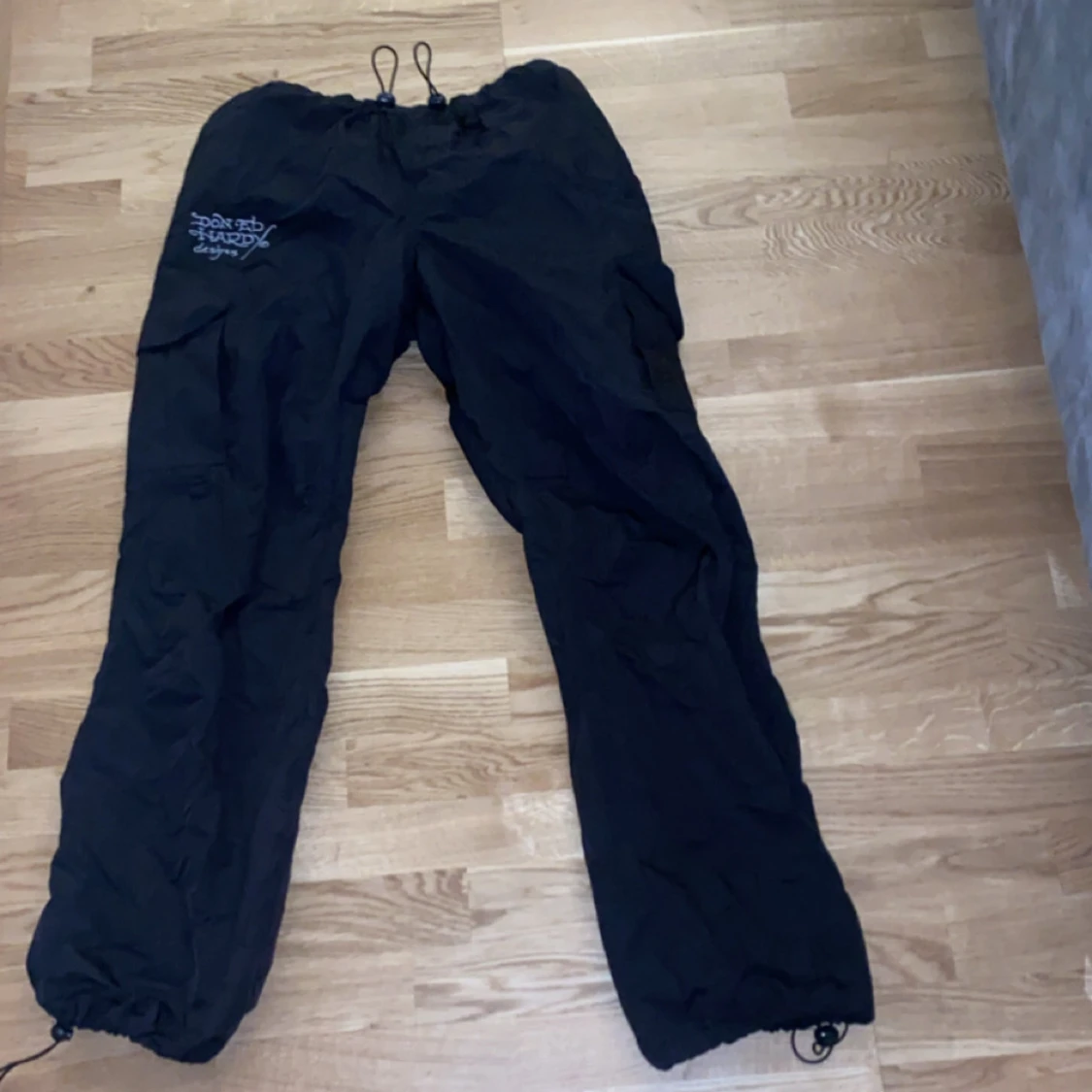 Svarta byxor från Ed Hardy x Urban Outfitters