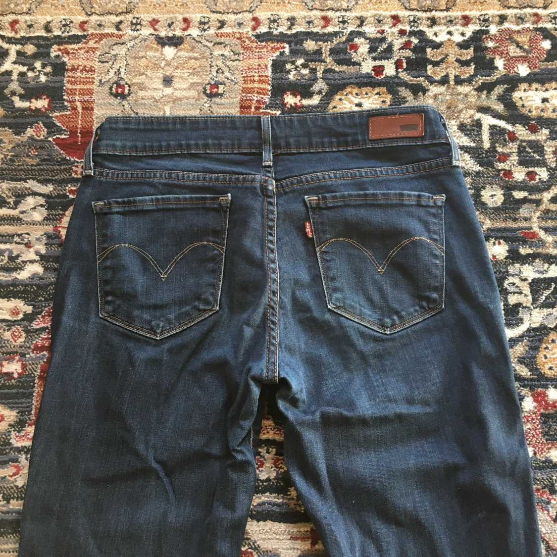 Mörkblå lowwaist flare jeans, Levi’s  - 3