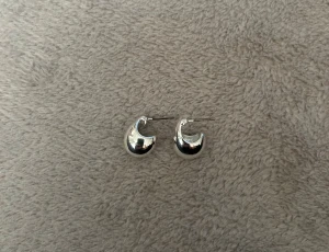 Silver örhängen - Chunky örhängen i silverfärg, oanvända 