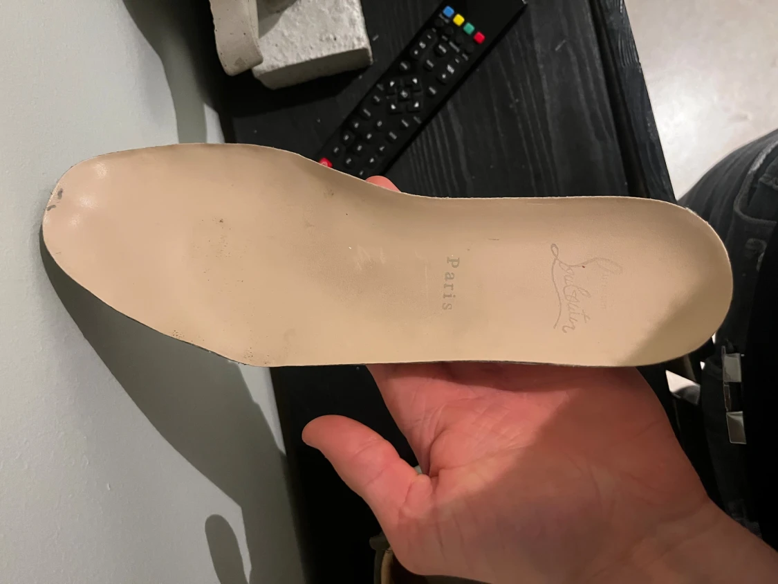 Grå mockasneakers från Louboutin, strl 43 - 5