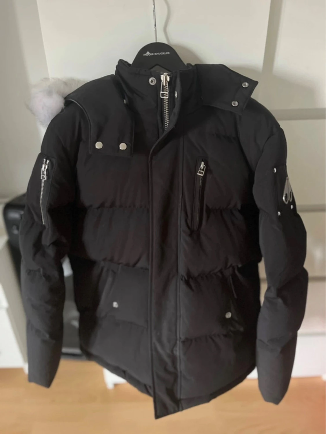 Svart pufferjacka Moose Knuckles