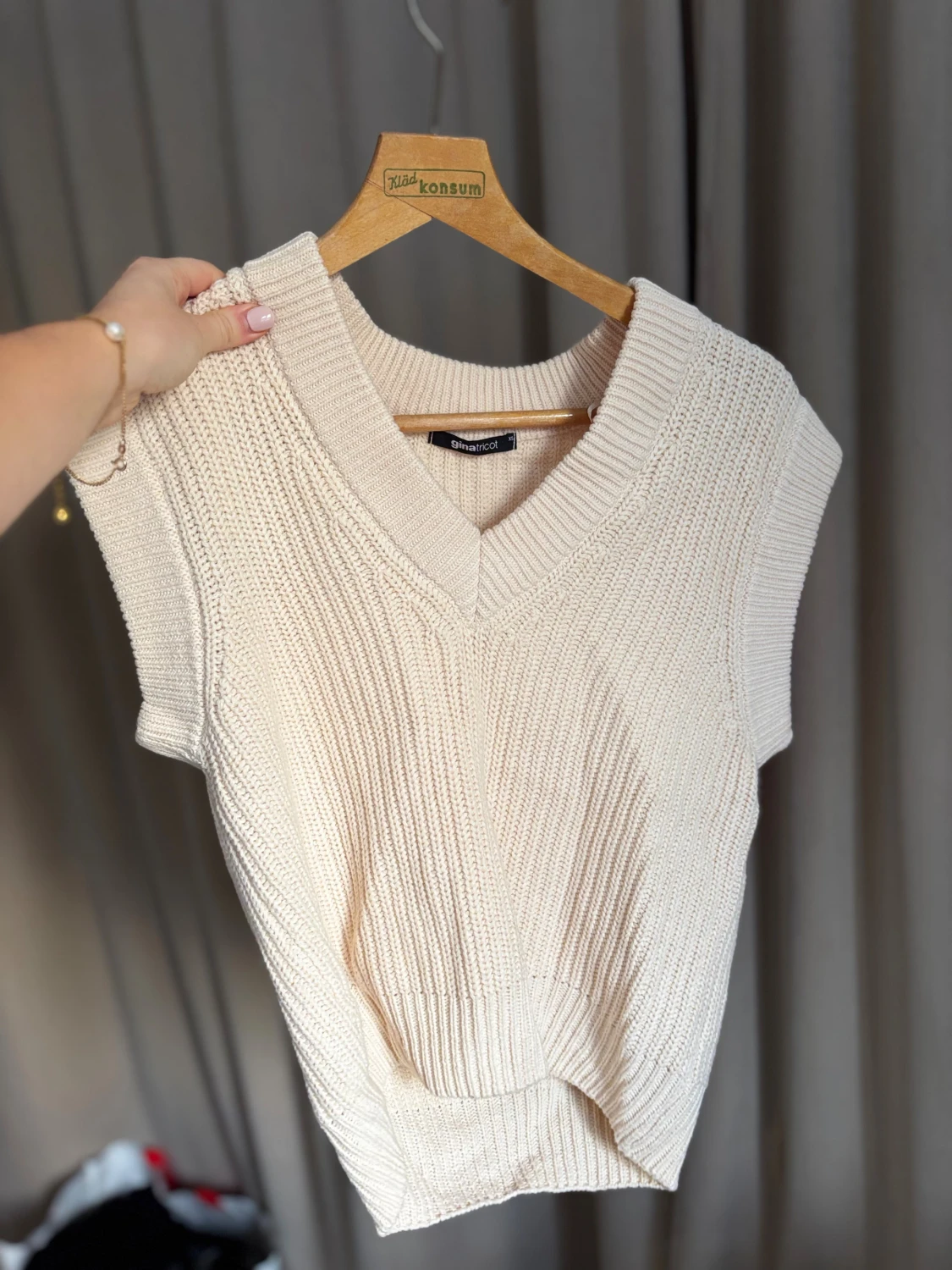 Krämvit stickad croppad topp - 4