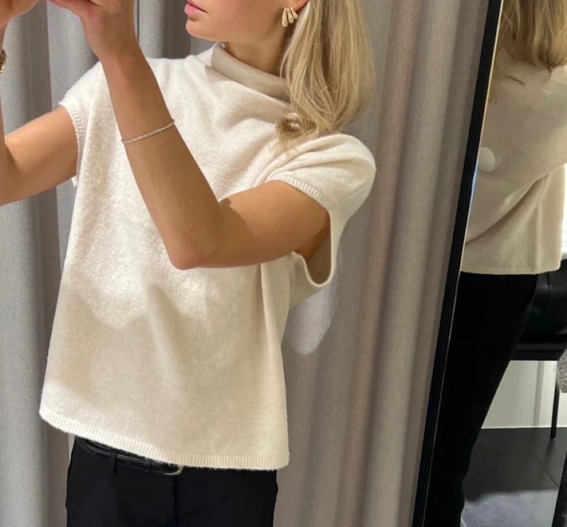 Vit stickad polotopp 