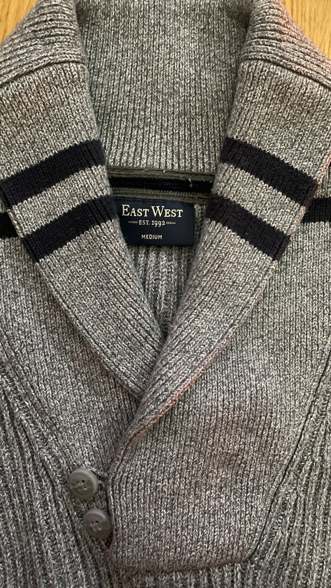 Grå stickad Cardigan från East West - 1