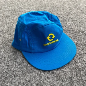 Pantamera keps - Pantamera keps. Knappt använd. One size.             Hör av er vid eventuella frågor!!