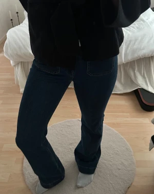 Jeans  - Bootcut jeans från BikBok, nästan helt oanvända