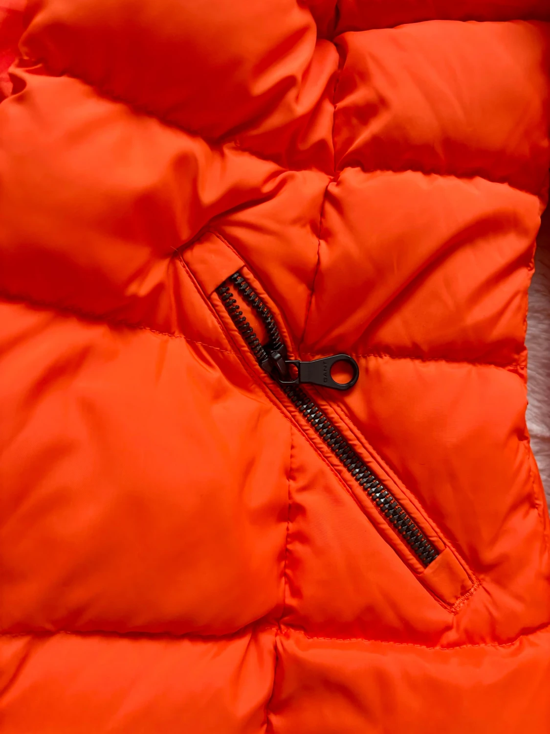 Orange pufferjacka från GANT - 5