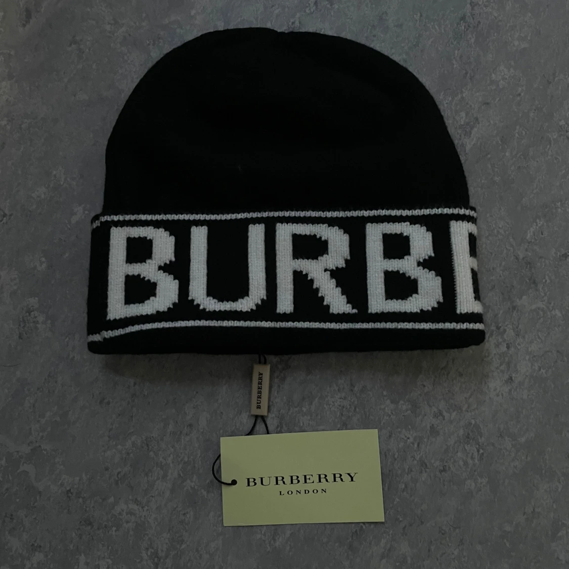 Burberry mössa