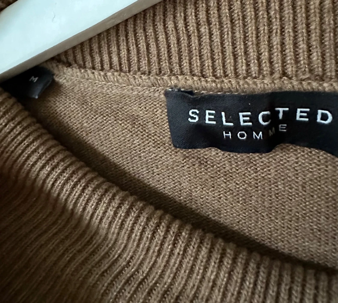 Brun polotröja från Selected Homme - 2