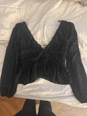 Prickig blus - Jättegullig blus från hm!💓💓