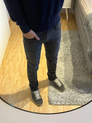 Replay Grover Hyperflex Straight Fit Jeans - Replay Grover Hyperflex Straight Fit Jeans | Storlek: 31/32, passar dig mellan 180-190 cm | Skick: 9/10, använda fåtal gånger | Bara att skriva vid funderingar✍️
