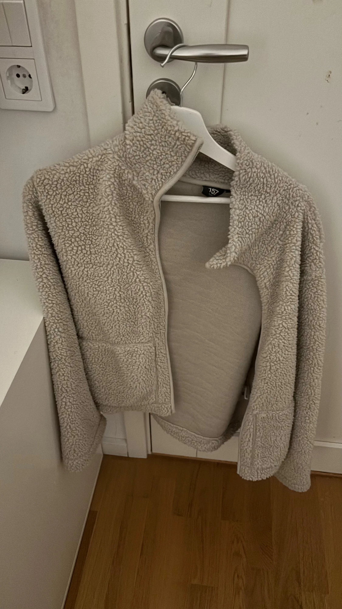 Beige teddyjacka från 157, stl M