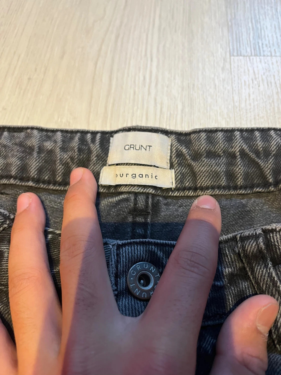 Svarta jeans från Grunt Organic - 3
