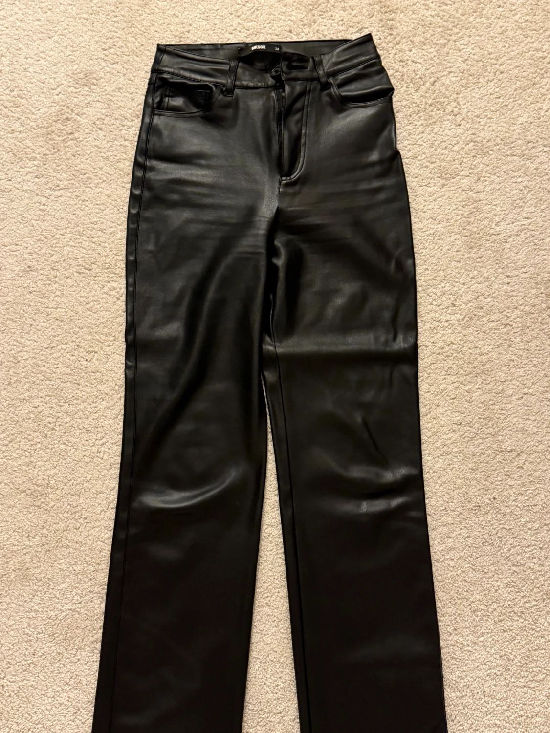 Svarta skinnbyxor  - 1