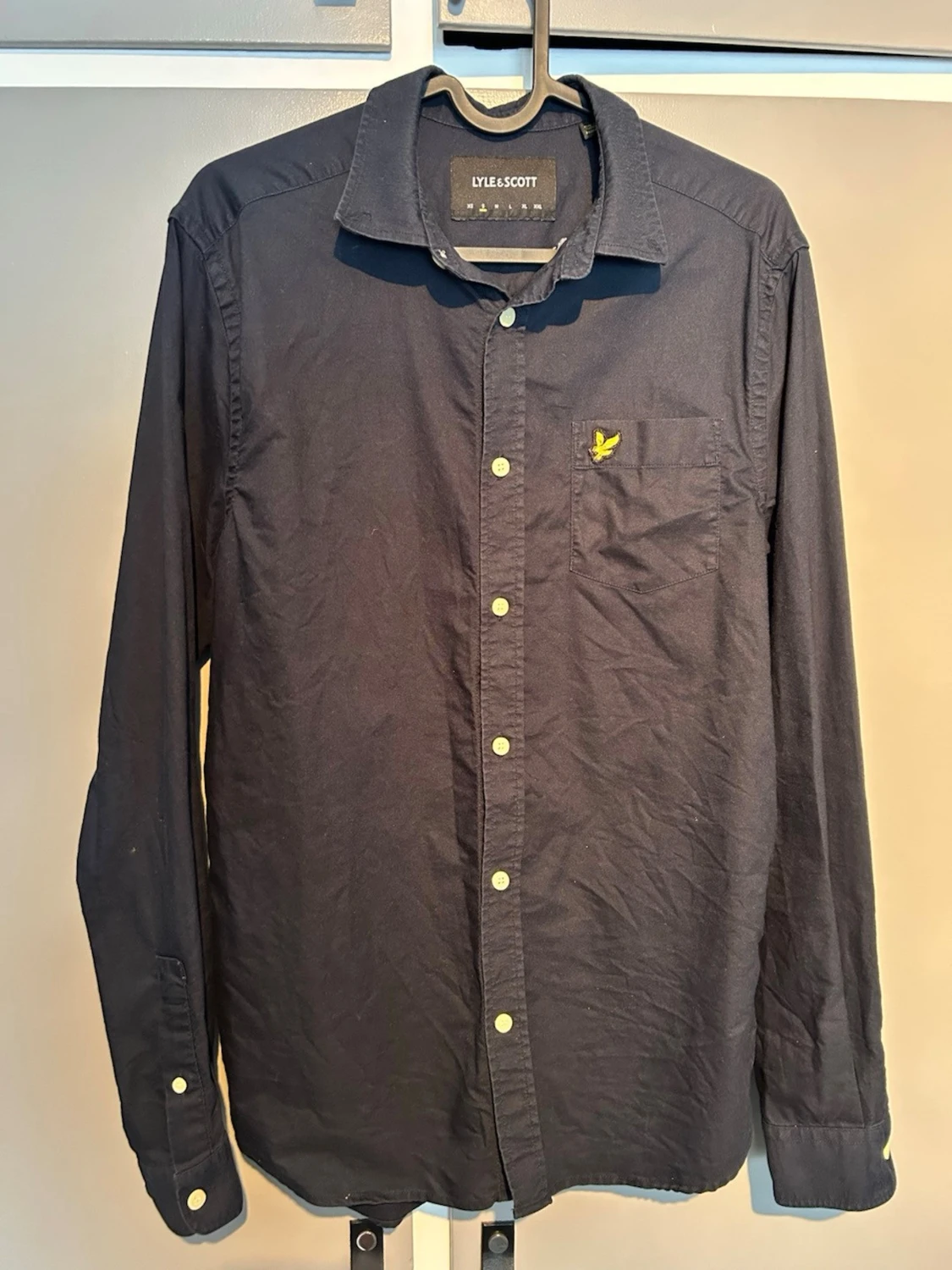 Mörkblå skjorta från Lyle & Scott - 1