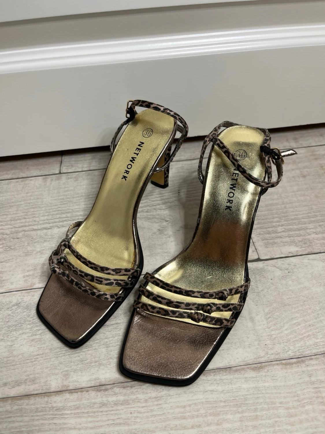 Leopardmönstrade pumps från Network