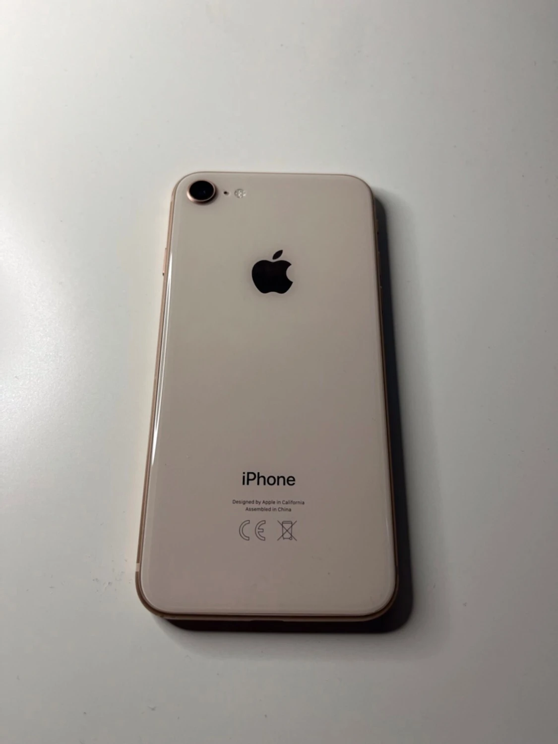 iPhone 8 Roseguld - 1