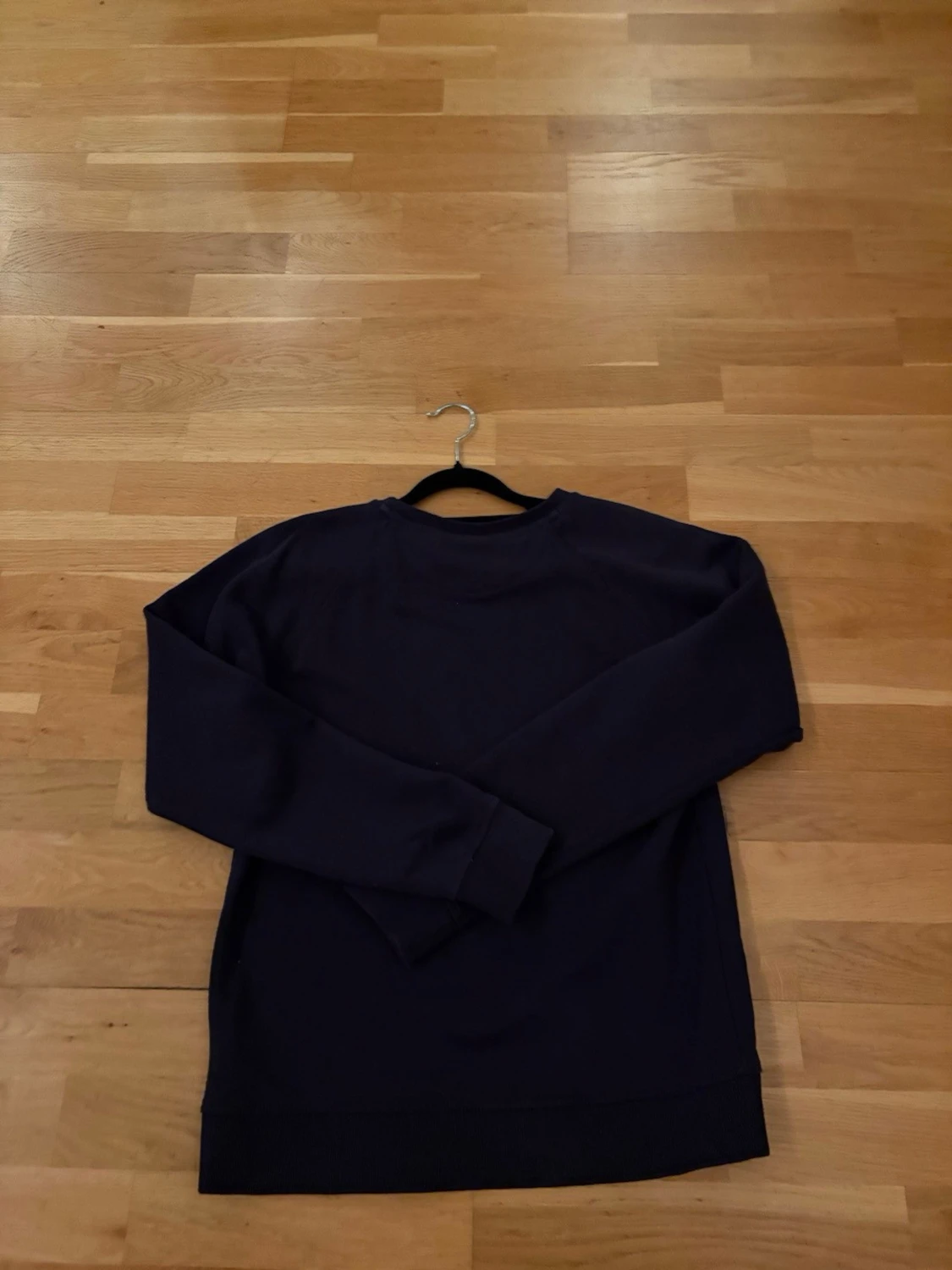 Mörkblå sweatshirt från GANT - 2