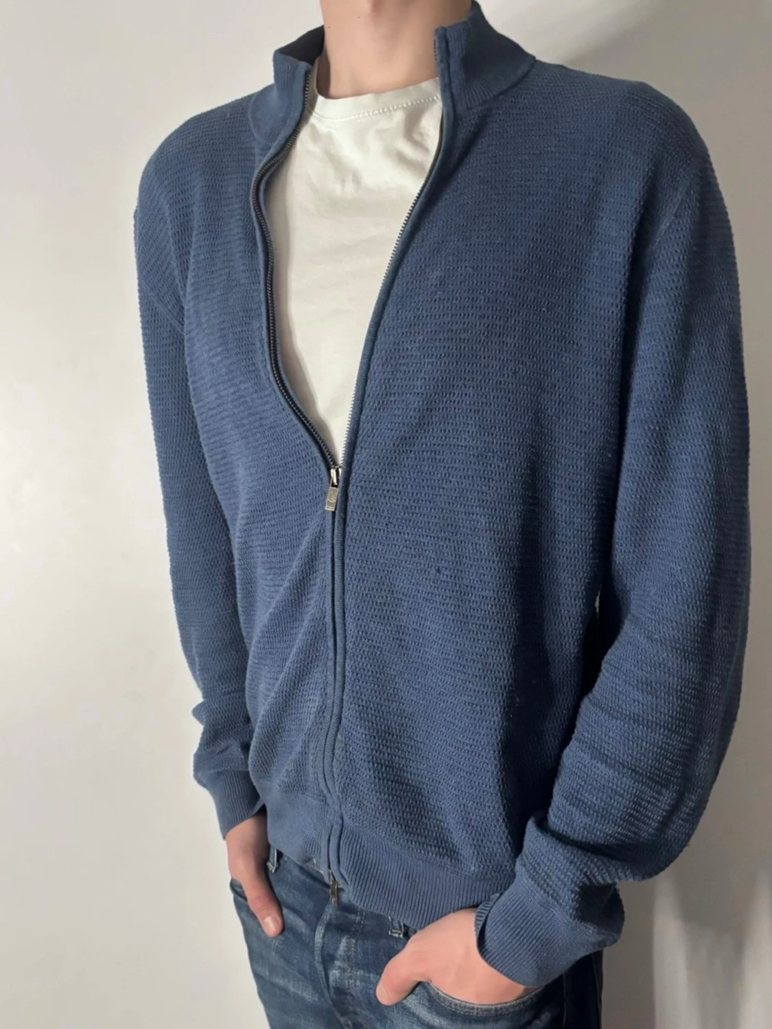 Blå ziptröja med ståkrage