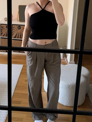 Svart ribbad topp - Festtopp från veromoda. Knappt använd🖤🖤