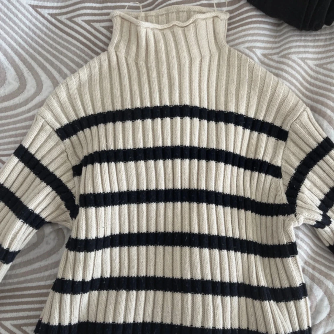 Randig ribbstickad halvpolotröja från Zara - 1