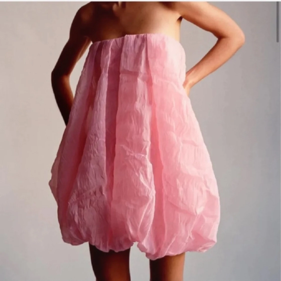 Rosa bubblig kortklänning