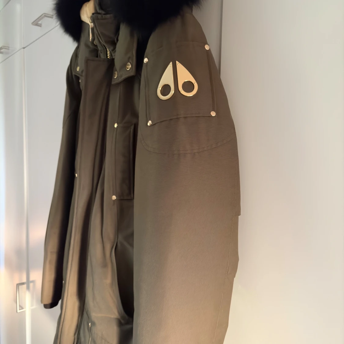 Olivgrön parkas från Moose Knuckles - 1