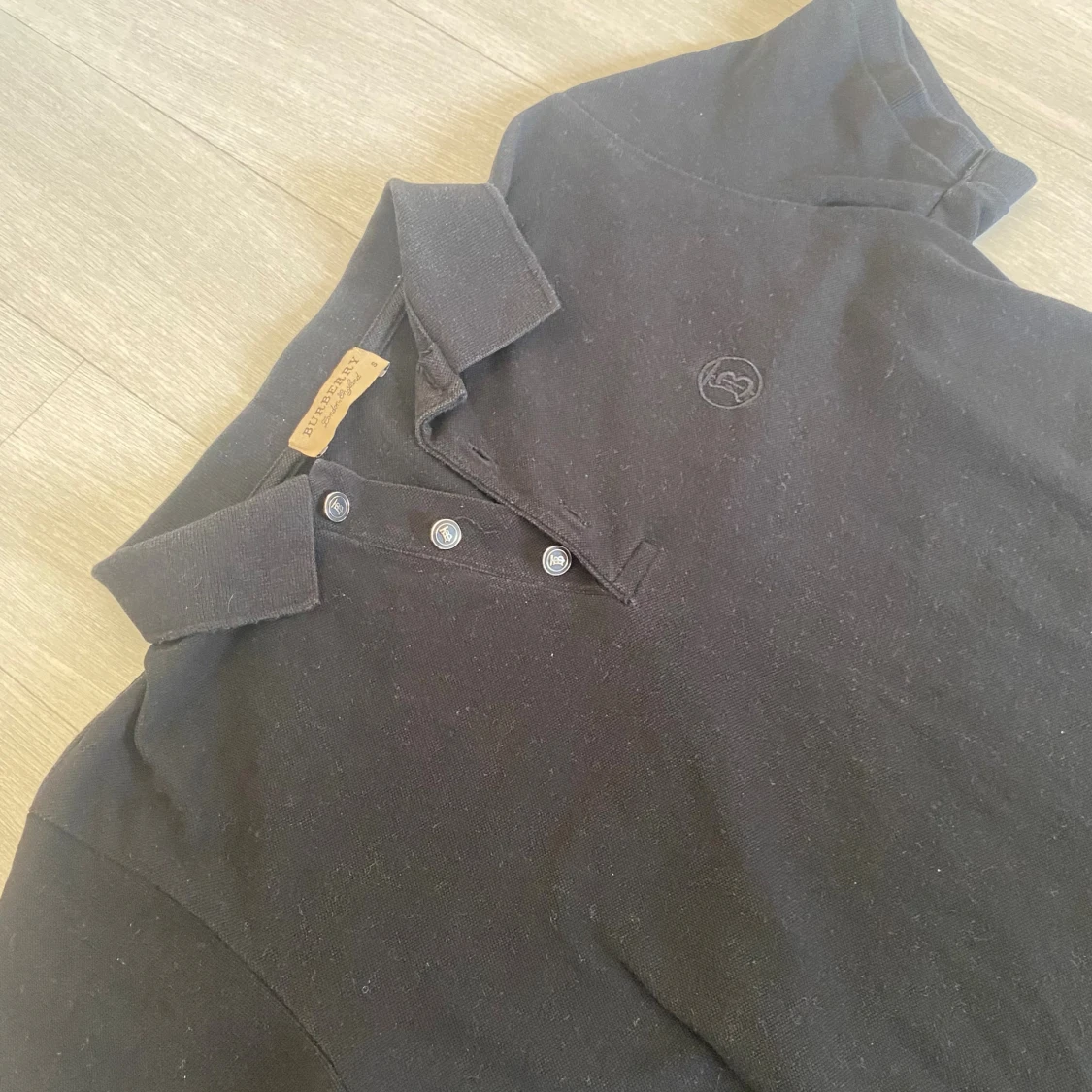 Svart Burberry pikétröja! - 1