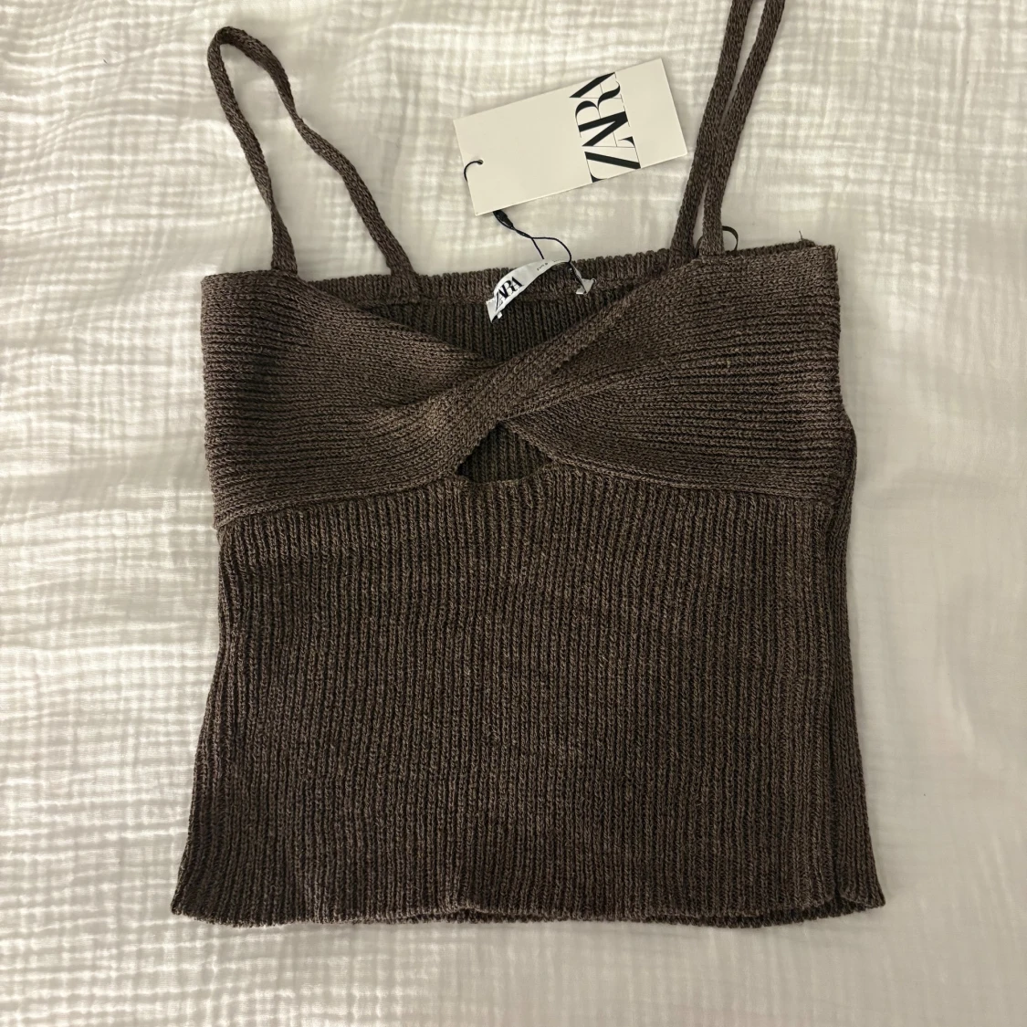 Linne med smala axelband 