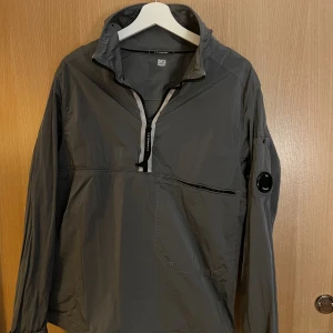 Cp company - Fin jacka använd Max 10 gånger som ny köpt för 4499 på johnells 