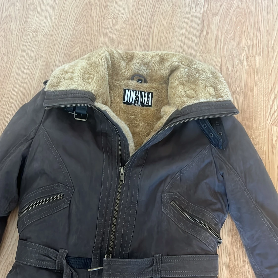 Brun skinnjacka med fuskpäls från Jofama - 2