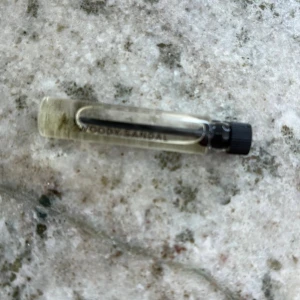 Essnce Woody Sandal Eau de Parfum  - Woody Sandal från Essnce. Eau de Parfum.