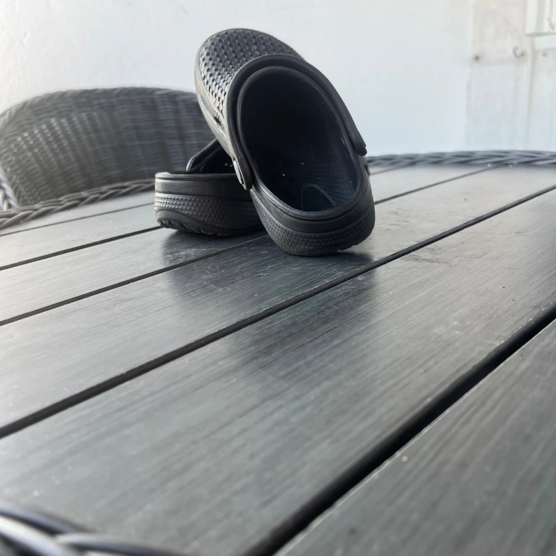 Svarta sandaler i gummi, strl 27/28 - 2