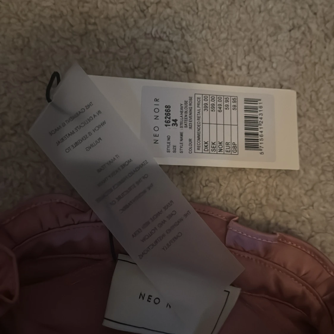 Rosa blus med voluminösa ärmar Neo Noir - 1