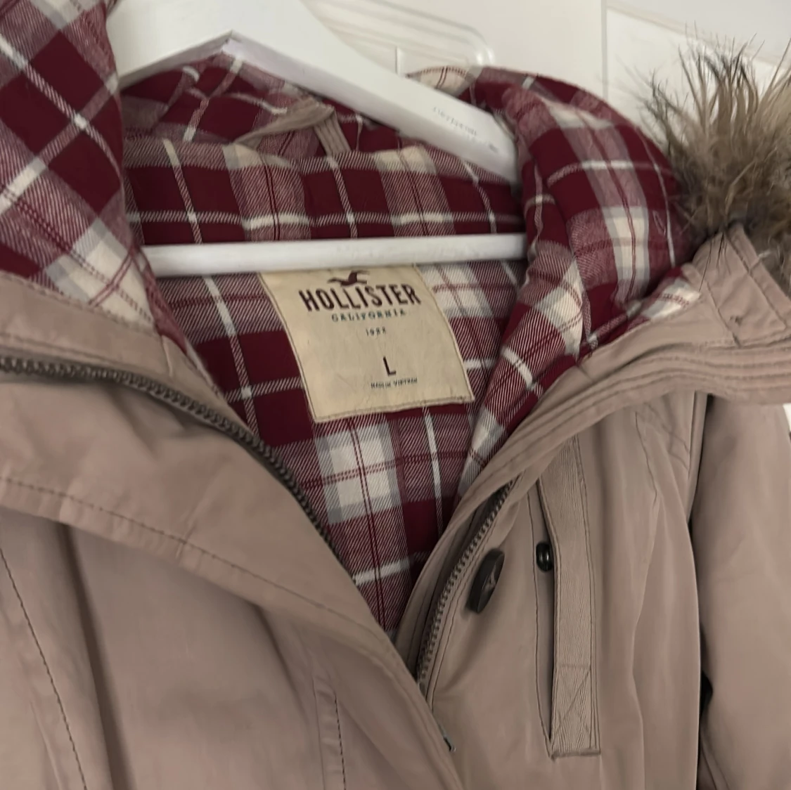 Beige parkajacka från Hollister  - 1